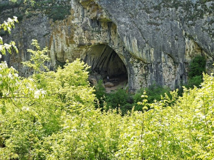куда поехать на выходные в Болгарии, куда поехать на майские выходные в Болгарии, куда поехать на выходные в Европу, куда поехать на майские в Европу, Достопримечательности Болгарии, пещера глаза Бога