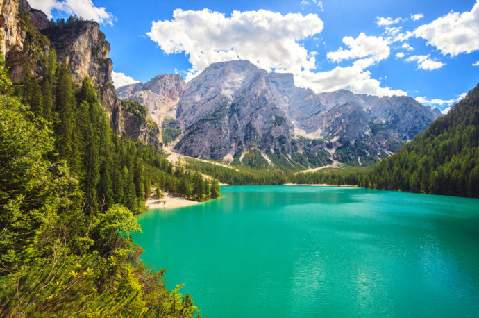 Куда поехать на выходные в Италии, куда поехать на выходные в Европе, куда слетать на майские выходные в Европу, куда слетать на выходные в Европу, самое красивое озеро в Европе, озеро Брайес как добраться, куда поехать на выходные в Италии