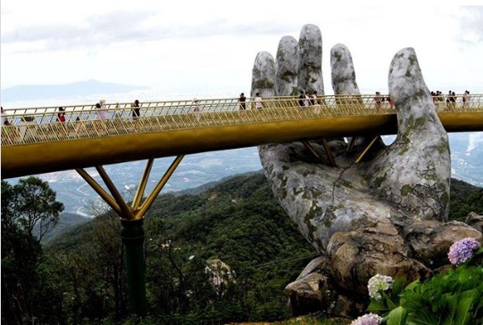 Золотой мост "Руки Бога" во Вьетнаме,куда поехать на выходные во Ввьетнам, куда поехать на выходные Азия, новый мост Вьетнам Да Нанг, золотой мост Вьетнам, мост руки бога Вьетнам