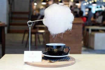 кофе со сладкой ватой, кофе с облаком сладкой ваты, кофе с сахарной ватой, кофе с облаком сладкой ваты, кофе с облаком сахарной ваты