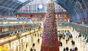 самая красивая елка, необычная елка, елка в Лондоне, красивая елка, цветочная елка