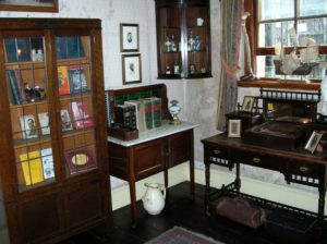 Музей Шерлока ХолмсаSherlock Holmes Museum