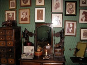 Музей Шерлока ХолмсаSherlock Holmes Museum