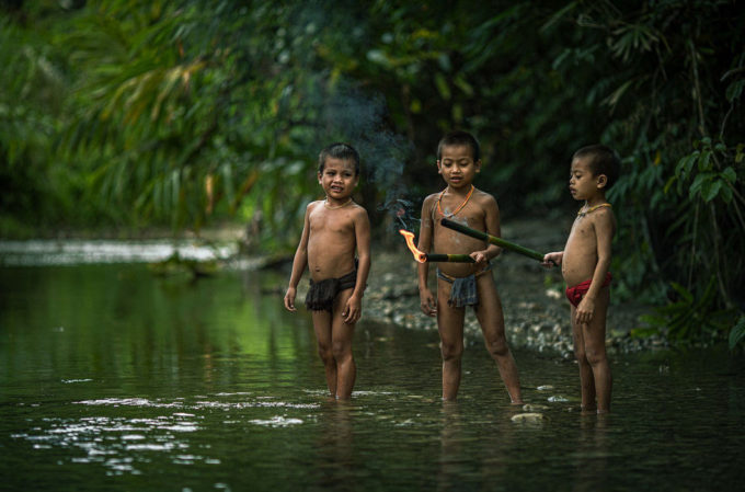 фото дикого племени, индонезия, ментовайские острова