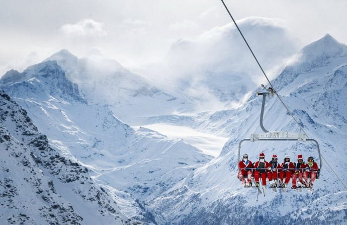 Вербье в швейцарских Альпах,Вербье, Альпы,Куда поехать на выходные, массовый спуск санта клаусов и святых николаев