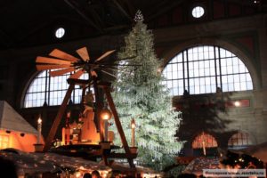 рождественская елка в Цюрихе, рождественская елка сваровски, куда поехать на выходные, елка Swarovski