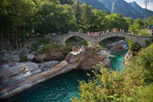 куда поехать на выходные, река Верзаска, самая чистая река, самая чистая река в мире, самая прозрачная река в мире, можно купаться в реке Верзаска