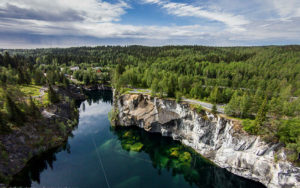 мраморный каньон карелия фото, куда поехать на выходные в карелии, достопримечательности карелии, мраморный каньон зимой