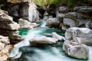 куда поехать на выходные, река Верзаска, самая чистая река, самая чистая река в мире, самая прозрачная река в мире, можно купаться в реке Верзаска