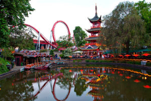 куда поехать на выходные, парк тиволи копенгаген, сады тиволи копенгаген, самый посещаемый парк европы, достопримечательности копенгагена