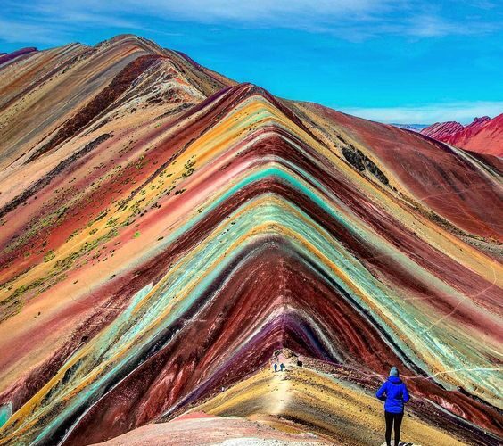 Радужные горы в Перу