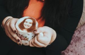 селфи-капуччино, селфиччино, арт латте, лондонское кафе где делают селфи кофе, куда поехать на выходные