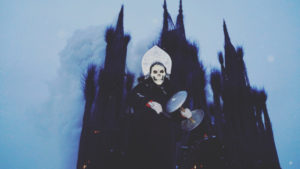 В России вместо чучела сожгли "готический" замок