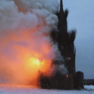 В России вместо чучела сожгли "готический" замок