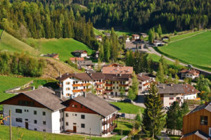 санта мадалена, куда поехать на выходные в европу, куда слетать на выходные в европу, куда поехать на выходные в европе, куда поехать на выходные в италии, santa maddalena деревня, santa-maddalena Италия