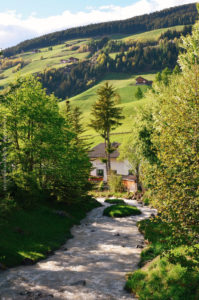 санта мадалена, куда поехать на выходные в европу, куда слетать на выходные в европу, куда поехать на выходные в европе, куда поехать на выходные в италии, santa maddalena деревня, santa-maddalena Италия