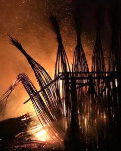 В России вместо чучела сожгли "готический" замок