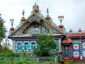 Необыкновенный дом кузнеца Кириллова внутри