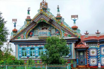 Необыкновенный дом кузнеца Кириллова внутри