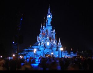 диснейленд париж цены, диснейленд париж аттракционы,диснейленд париж фото, диснейленд париж отзывы, диснейленд париж видео,диснейленд париж зимой, куда поехать на выходные в Париже, куда слетать на выходные в Европу, куда слетать в Европу, куда поехать на майские выходные в Европу