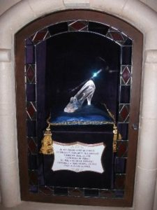 диснейленд париж цены, диснейленд париж аттракционы,диснейленд париж фото, диснейленд париж отзывы, диснейленд париж видео,диснейленд париж зимой, куда поехать на выходные в Париже, куда слетать на выходные в Европу, куда слетать в Европу, куда поехать на майские выходные в Европу