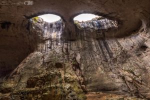 куда поехать на выходные в Болгарии, куда поехать на майские выходные в Болгарии, куда поехать на выходные в Европу, куда поехать на майские в Европу, Достопримечательности Болгарии, пещера глаза Бога