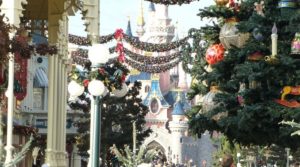 диснейленд париж цены, диснейленд париж аттракционы,диснейленд париж фото, диснейленд париж отзывы, диснейленд париж видео,диснейленд париж зимой, куда поехать на выходные в Париже, куда слетать на выходные в Европу, куда слетать в Европу, куда поехать на майские выходные в Европу