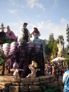 диснейленд париж цены, диснейленд париж аттракционы,диснейленд париж фото, диснейленд париж отзывы, диснейленд париж видео,диснейленд париж зимой, куда поехать на выходные в Париже, куда слетать на выходные в Европу, куда слетать в Европу, куда поехать на майские выходные в Европу