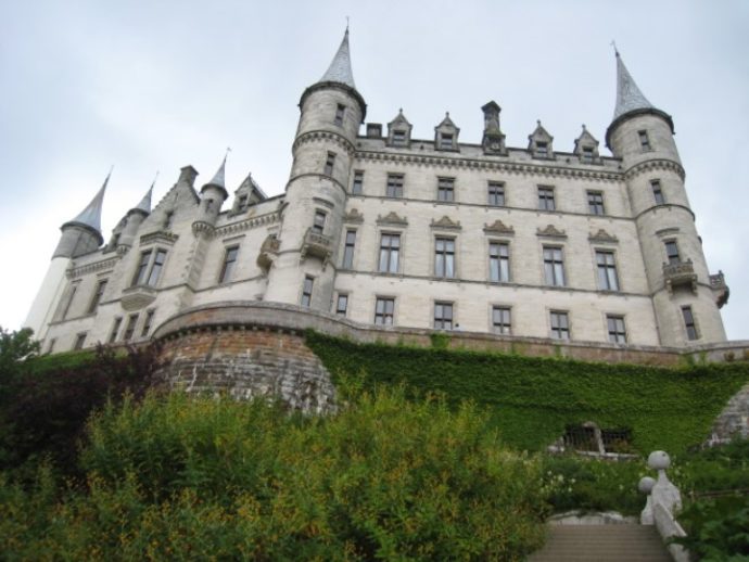 Замок Данробин (Dunrobin Castle) Шотландия, куда поехать на выходные в Шотландии, куда поехать на выходные в Европе, куда слетать на выходные в Европу, Соколиная охота в Европе, соколиная охота посмотреть