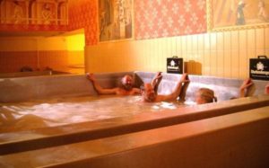 Пивные ванны в Австрии в пивоварня Старкенбергер, куда поехать на выходные, куда поехать на выходные в Австрии, куда поехать на выходные пивные ванны, где есть пивные ванны