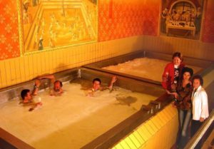 Пивные ванны в Австрии в пивоварня Старкенбергер, куда поехать на выходные, куда поехать на выходные в Австрии, куда поехать на выходные пивные ванны, где есть пивные ванны