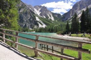 Куда поехать на выходные в Италии, куда поехать на выходные в Европе, куда слетать на майские выходные в Европу, куда слетать на выходные в Европу, самое красивое озеро в Европе, озеро Брайес как добраться, куда поехать на выходные в Италии