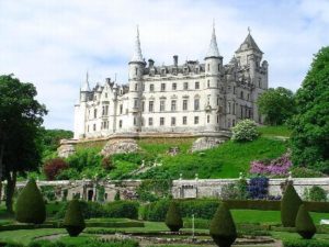Замок Данробин (Dunrobin Castle) Шотландия, куда поехать на выходные в Шотландии, куда поехать на выходные в Европе, куда слетать на выходные в Европу, Соколиная охота в Европе, соколиная охота посмотреть