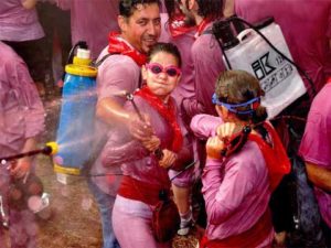 Винные бои в Аро,Винные бои в Испании, куда поехать на выходные в Европу, куда на выходные слетать в Европу, фестивали Испании