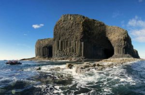 куда поехать на выходные в Европу, куда слетать на выходные в Европу, куда поехать на выходные в Шотландии, остров Стаффу, Фингалова пещера в Шотландии, самая красивая пещера в мире, самая красивая пещера,самые интересные места Европы