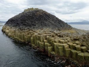 куда поехать на выходные в Европу, куда слетать на выходные в Европу, куда поехать на выходные в Шотландии, остров Стаффу, Фингалова пещера в Шотландии, самая красивая пещера в мире, самая красивая пещера,самые интересные места Европы