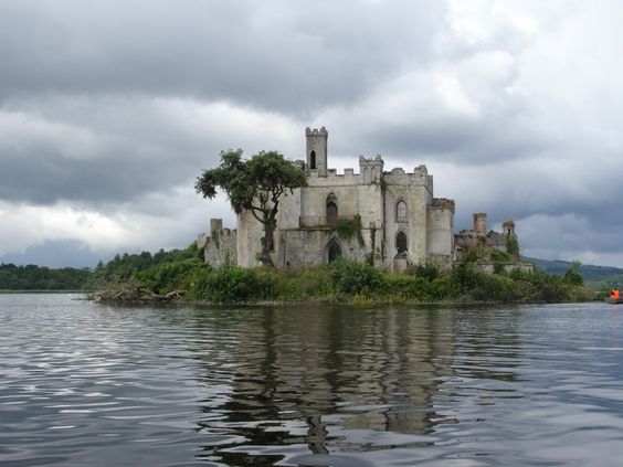 Заброшенный замок на острове в ирландии купить дом в германии дешево