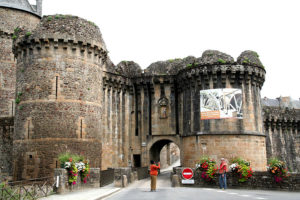 куда поехать на выходные в Европу, куда поехать на выходные во Франции, куда слетать на выходные в Европе, интересные места Европы, средневековые крепости Франции, старинные крепости в Европе, крепость Фужер