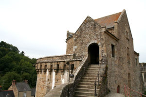 куда поехать на выходные в Европу, куда поехать на выходные во Франции, куда слетать на выходные в Европе, интересные места Европы, средневековые крепости Франции, старинные крепости в Европе, крепость Фужер