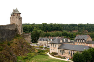 куда поехать на выходные в Европу, куда поехать на выходные во Франции, куда слетать на выходные в Европе, интересные места Европы, средневековые крепости Франции, старинные крепости в Европе, крепость Фужер