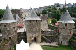 куда поехать на выходные в Европу, куда поехать на выходные во Франции, куда слетать на выходные в Европе, интересные места Европы, средневековые крепости Франции, старинные крепости в Европе, крепость Фужер