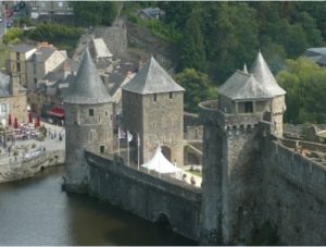 куда поехать на выходные в Европу, куда поехать на выходные во Франции, куда слетать на выходные в Европе, интересные места Европы, средневековые крепости Франции, старинные крепости в Европе, крепость Фужер