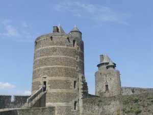 куда поехать на выходные в Европу, куда поехать на выходные во Франции, куда слетать на выходные в Европе, интересные места Европы, средневековые крепости Франции, старинные крепости в Европе, крепость Фужер