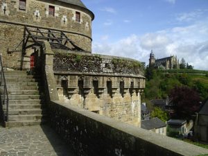 куда поехать на выходные в Европу, куда поехать на выходные во Франции, куда слетать на выходные в Европе, интересные места Европы, средневековые крепости Франции, старинные крепости в Европе, крепость Фужер