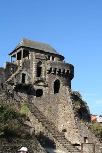 куда поехать на выходные в Европу, куда поехать на выходные во Франции, куда слетать на выходные в Европе, интересные места Европы, средневековые крепости Франции, старинные крепости в Европе, крепость Фужер