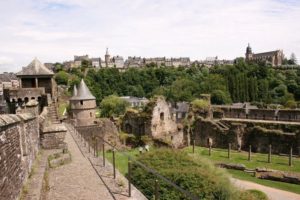 куда поехать на выходные в Европу, куда поехать на выходные во Франции, куда слетать на выходные в Европе, интересные места Европы, средневековые крепости Франции, старинные крепости в Европе, крепость Фужер