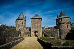 куда поехать на выходные в Европу, куда поехать на выходные во Франции, куда слетать на выходные в Европе, интересные места Европы, средневековые крепости Франции, старинные крепости в Европе, крепость Фужер