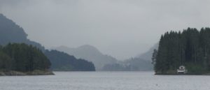 Куда поехать на выходные в Европе, куда слетать на выходные в Европу, интересные места в Европе, утес Прекестулен в Норвегии, куда поехать на выходные в Норвегии, камень Кьёрагболтен, самый опасный камень, самый красивый утес, "камень-горошина"