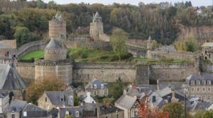 куда поехать на выходные в Европу, куда поехать на выходные во Франции, куда слетать на выходные в Европе, интересные места Европы, средневековые крепости Франции, старинные крепости в Европе, крепость Фужер