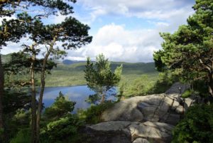 Куда поехать на выходные в Европе, куда слетать на выходные в Европу, интересные места в Европе, утес Прекестулен в Норвегии, куда поехать на выходные в Норвегии, камень Кьёрагболтен, самый опасный камень, самый красивый утес, "камень-горошина"